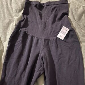 MATERNITY High-Waisted Black Leggings